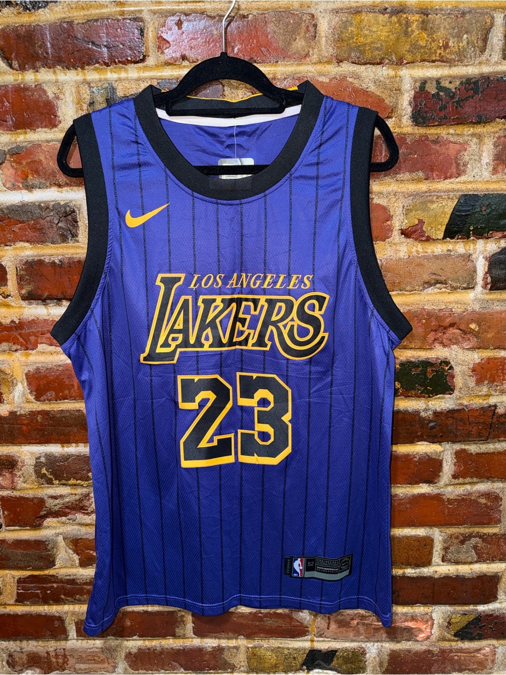 LEBRON JAMES Nike Lakers #23 Basketball Jersey. Size XL